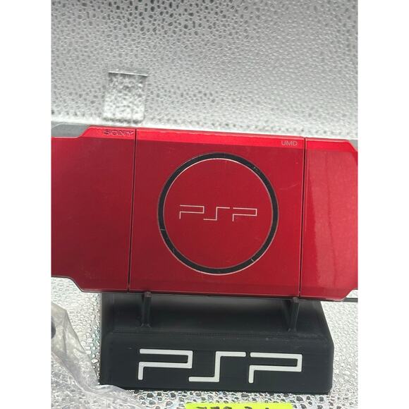 psp 3000 w/charger adapter & new battery - Picture 7 of 10